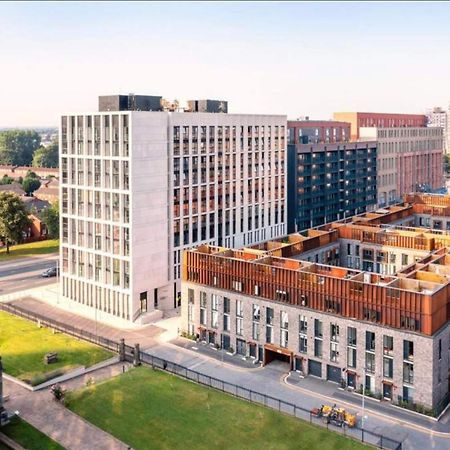 Luxury New Built Split-Level Flat With Rooftop Gardens Access Manchester Esterno foto