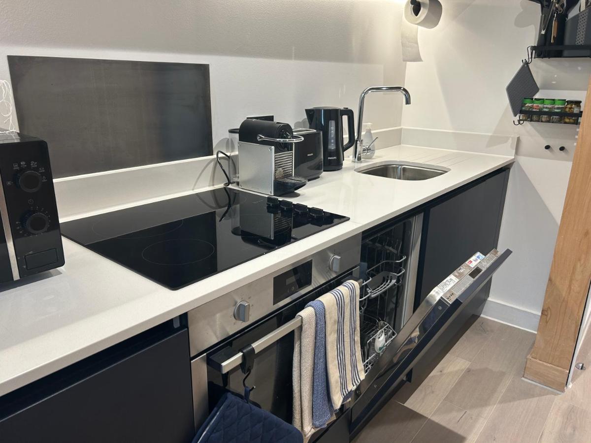 Luxury New Built Split-Level Flat With Rooftop Gardens Access Manchester Esterno foto