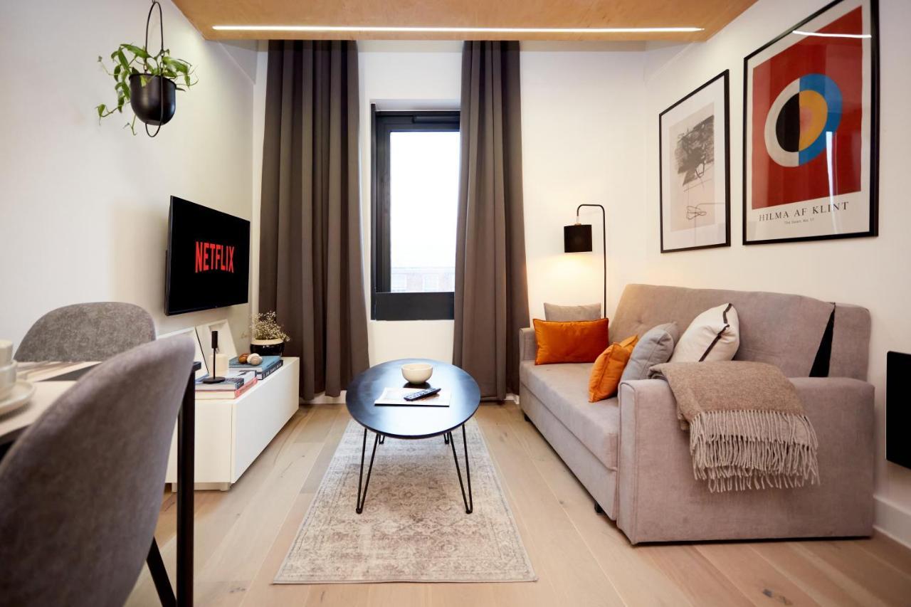Luxury New Built Split-Level Flat With Rooftop Gardens Access Manchester Esterno foto